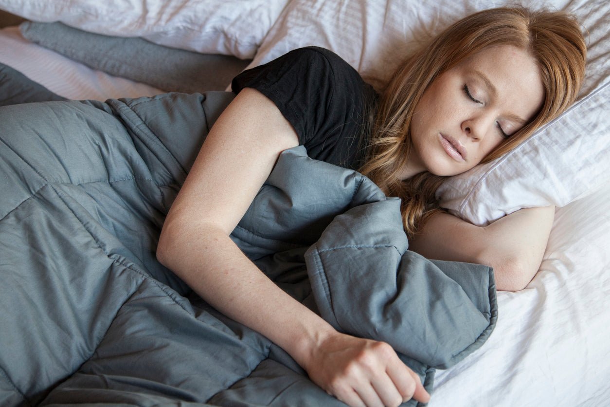 What is a weighted blanket? Benefits and usage for a better night sleep - Snuggy